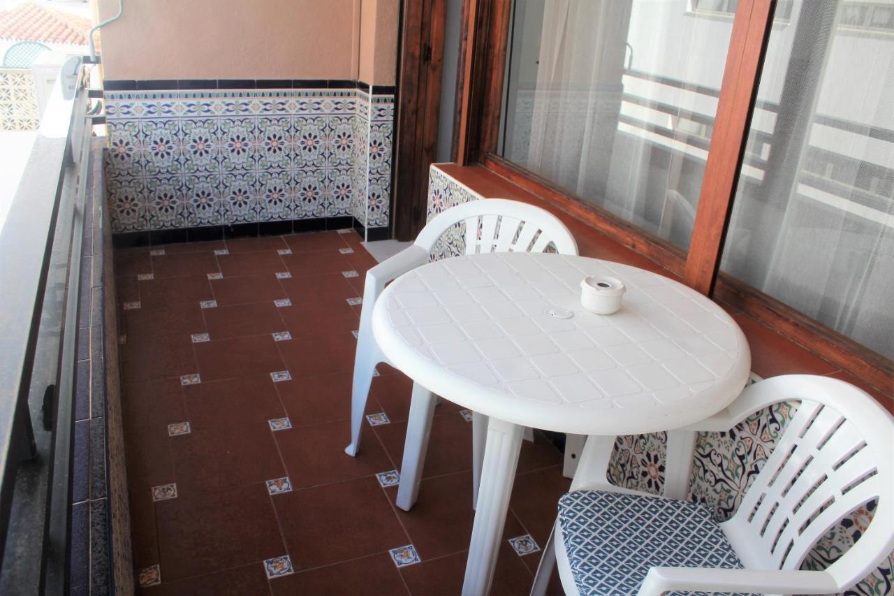 Elizabeth Beach Apartment With Seaviews! Торремолинос Экстерьер фото