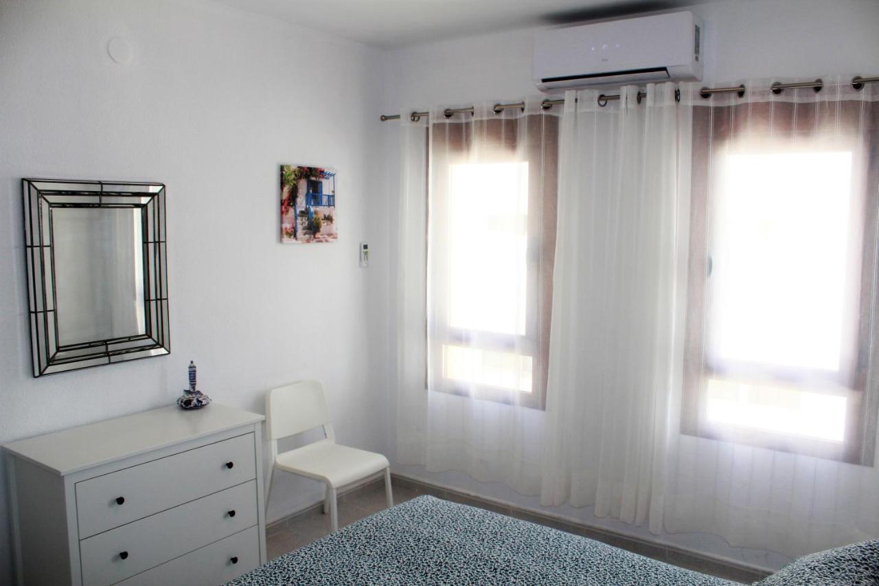 Elizabeth Beach Apartment With Seaviews! Торремолинос Экстерьер фото