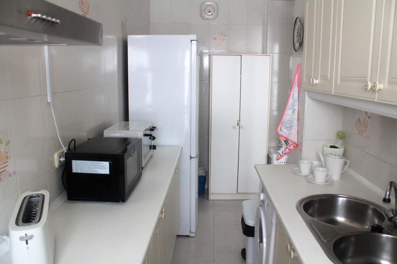 Elizabeth Beach Apartment With Seaviews! Торремолинос Экстерьер фото