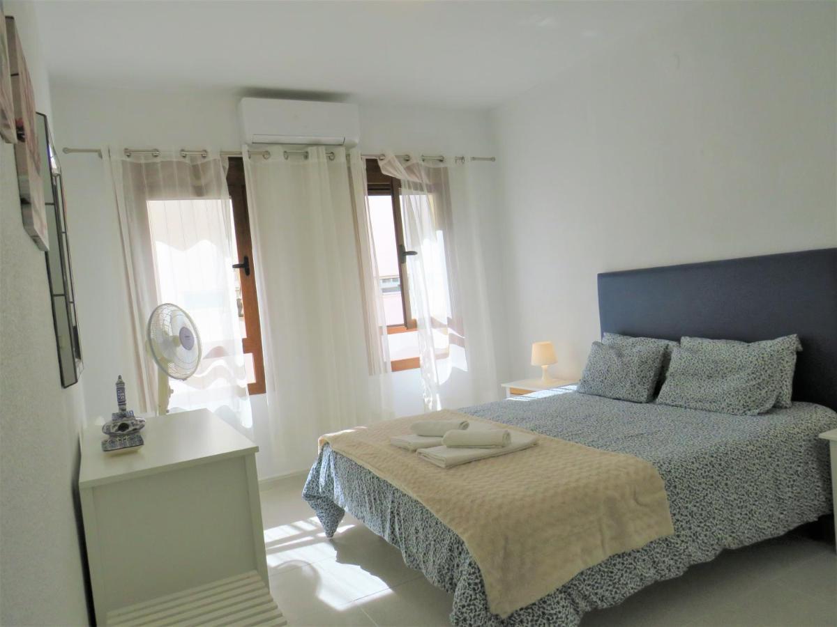 Elizabeth Beach Apartment With Seaviews! Торремолинос Экстерьер фото