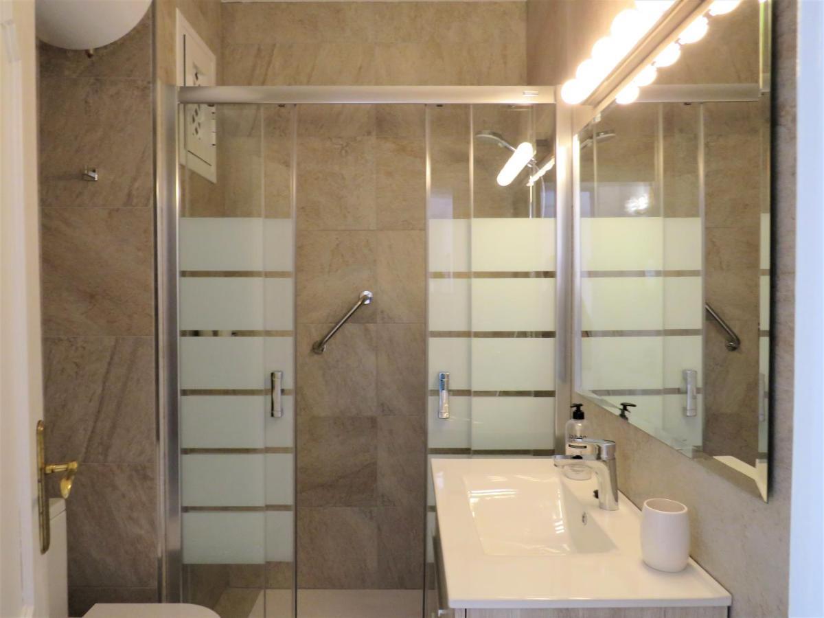 Elizabeth Beach Apartment With Seaviews! Торремолинос Экстерьер фото